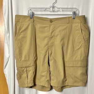 REI Co-op Men's Tan Cargo Shorts Size 40